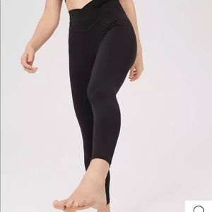 OFFLINE Real Me High Waisted Crossover Legging